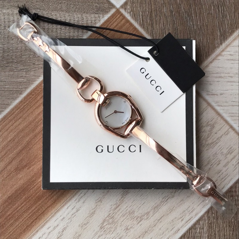 Часы Gucci