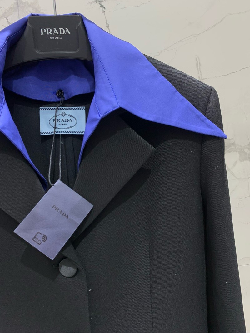 Пиджак Prada женский с контрастным воротником