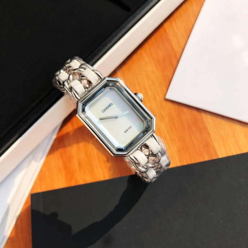 Часы Chanel