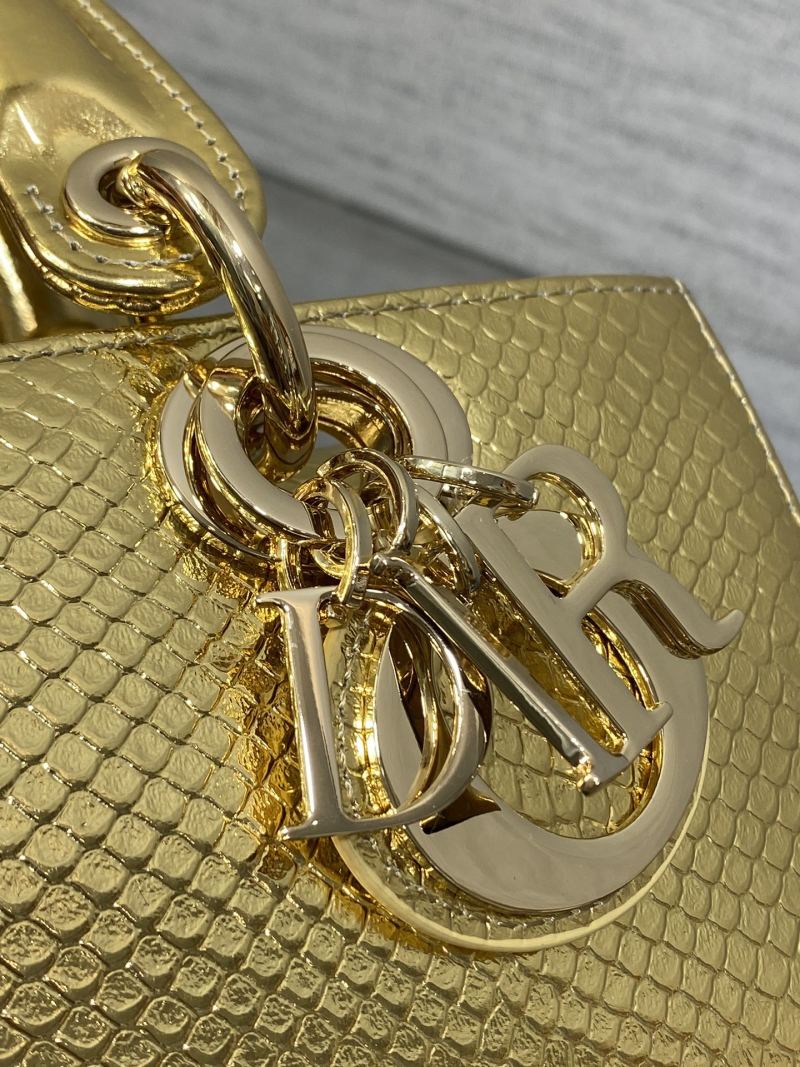 Сумка Dior Lady Dior золотая