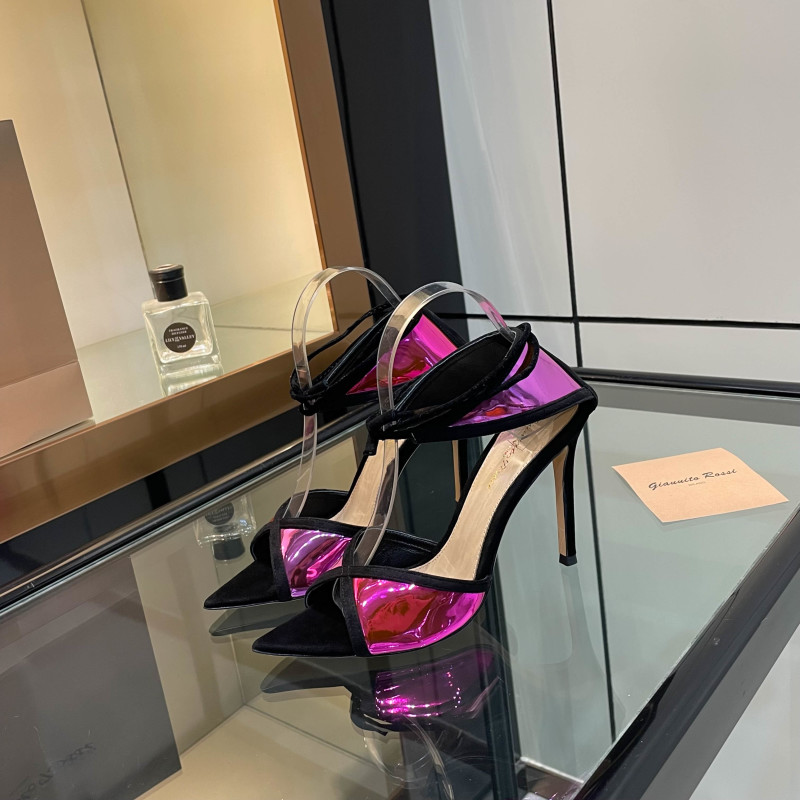 Женские туфли Gianvito Rossi с прозрачными ремешками