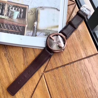 Часы Gucci