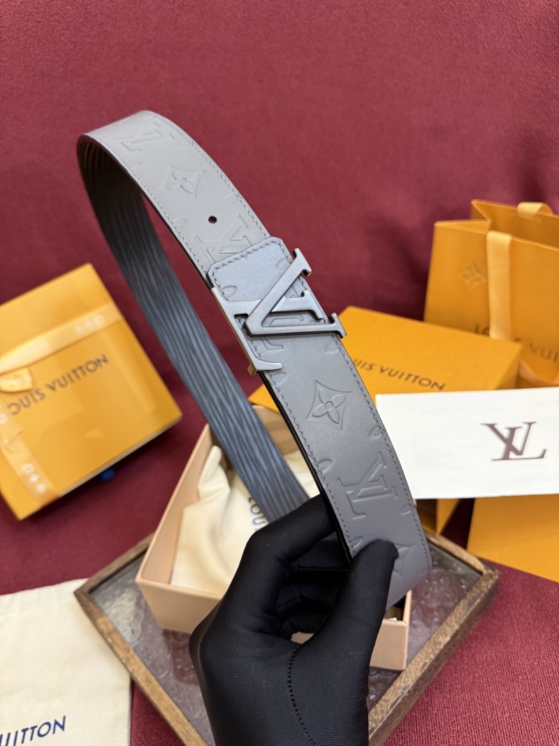 Двусторонний кожаный ремень с монограммой Louis Vuitton