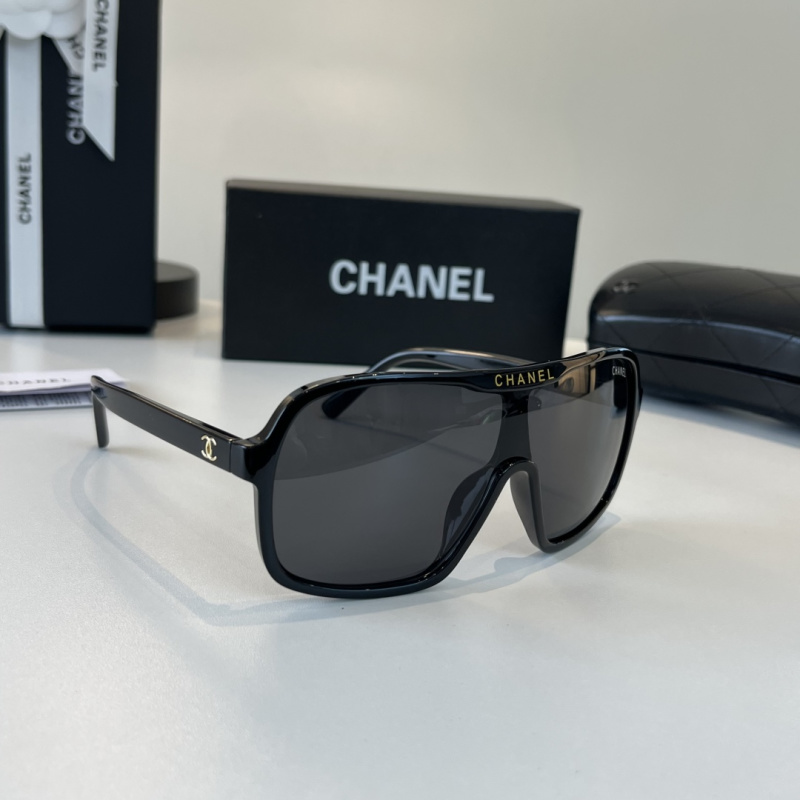 Солнцезащитные очки Chanel