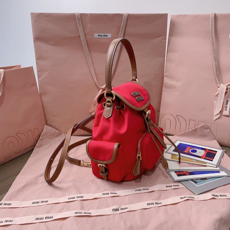 Рюкзак Miu Miu красный