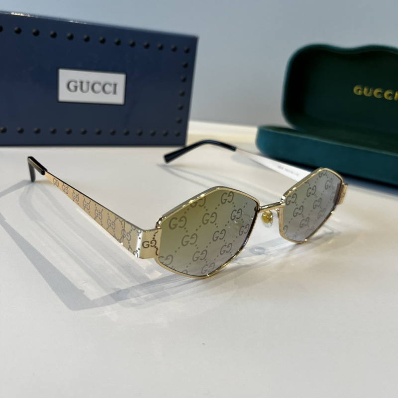 Солнцезащитные очки Gucci в ретро-стиле с геометрической оправой