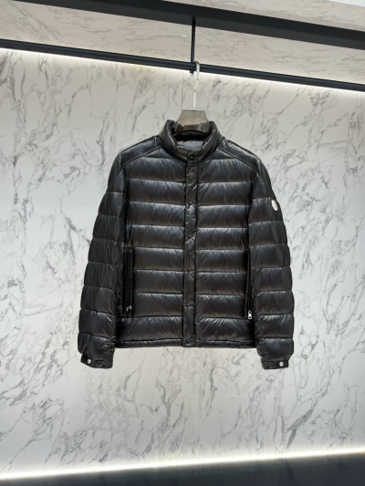 Пуховик Moncler