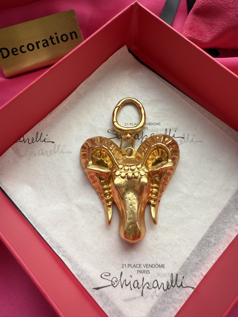 Кулоны и подвески в виде головы барана Schiaparelli