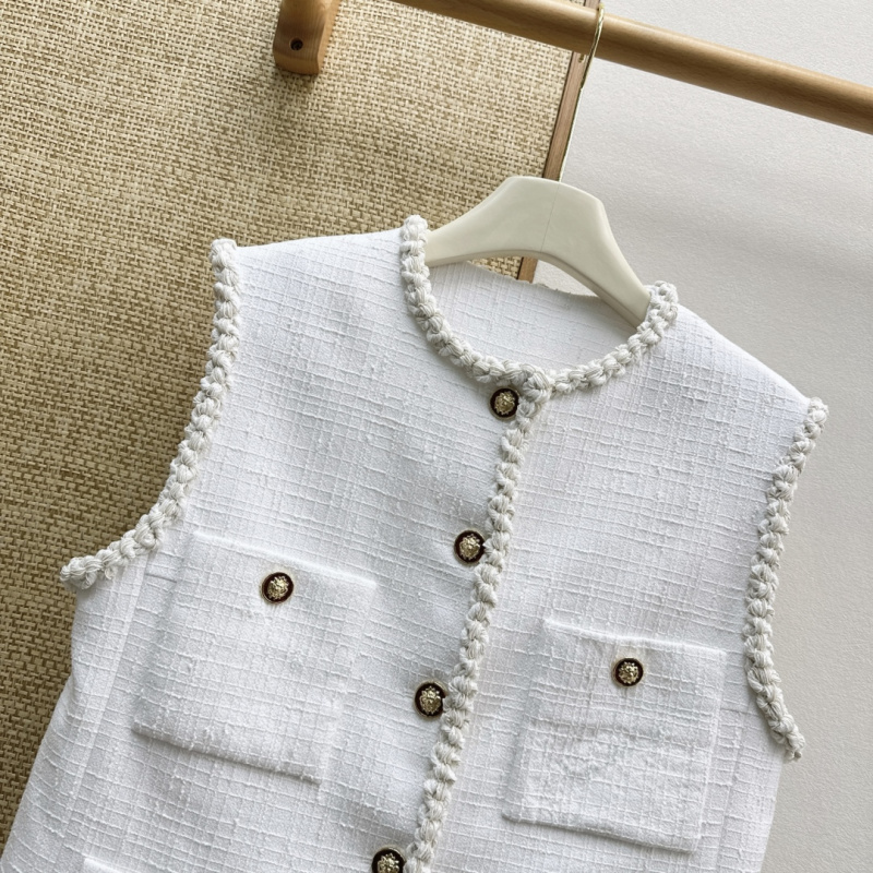 Жилеты Chanel