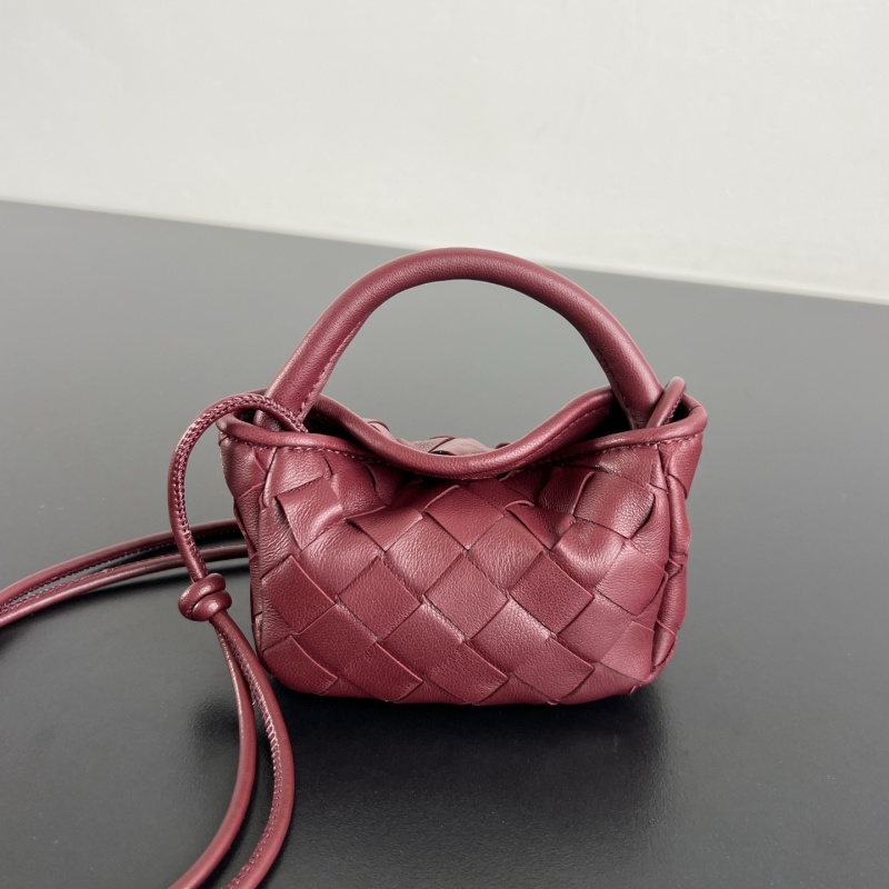 Мини-сумка плетеная с короткой ручкой Bottega Veneta