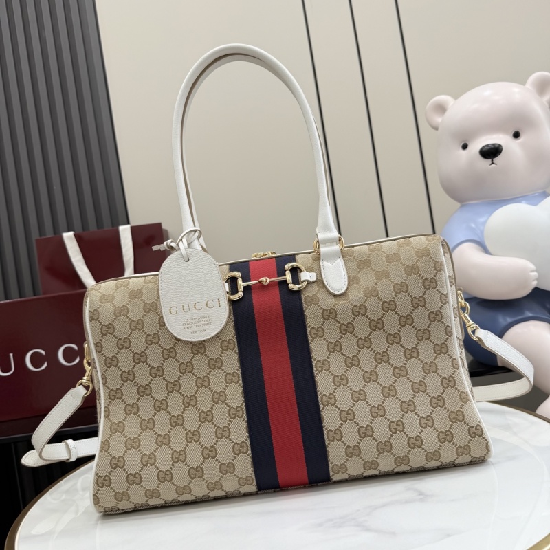 Сумка Gucci с монограммой и ремешком