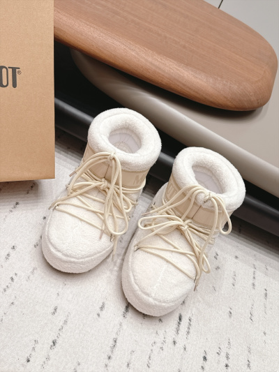 Женские угги Moon Boot
