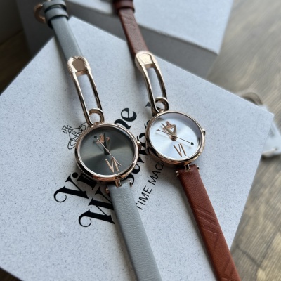 Часы Vivienne Westwood