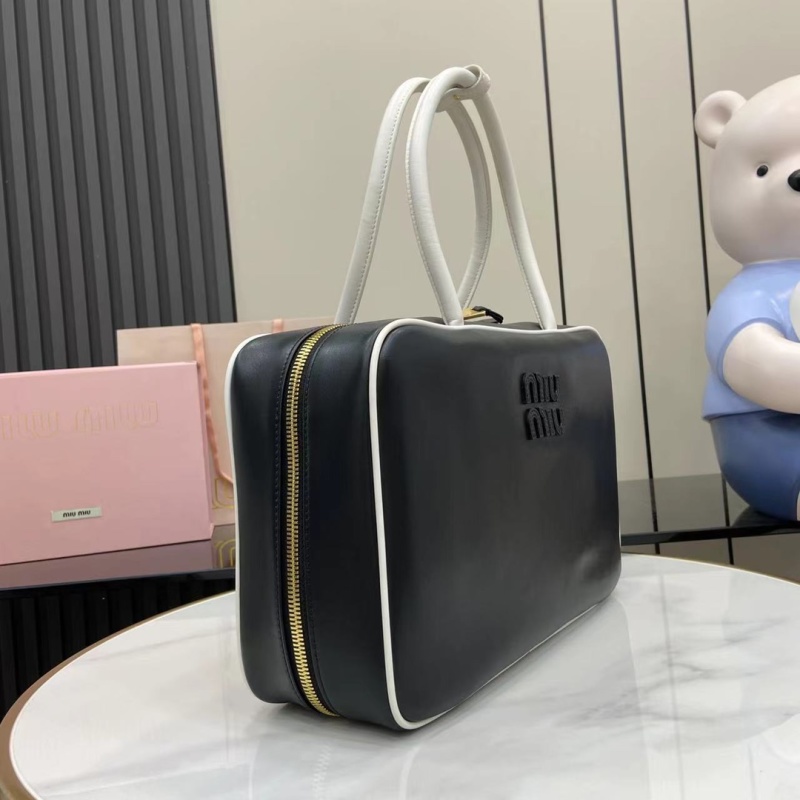 Сумка Miu Miu черная с белой окантовкой