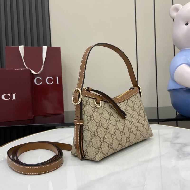 Сумка Gucci с монограммой и ремнем