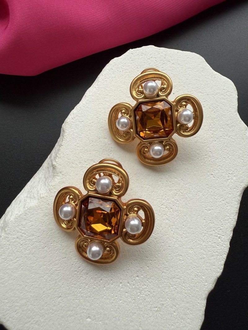 Серьги Schiaparelli