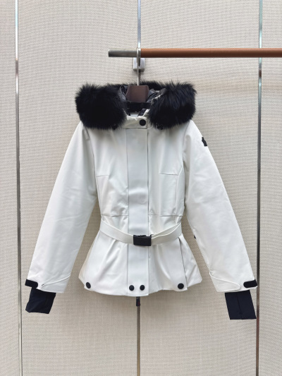 Пуховик Moncler