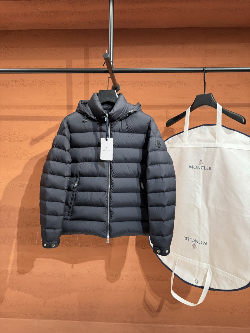Пуховик Moncler
