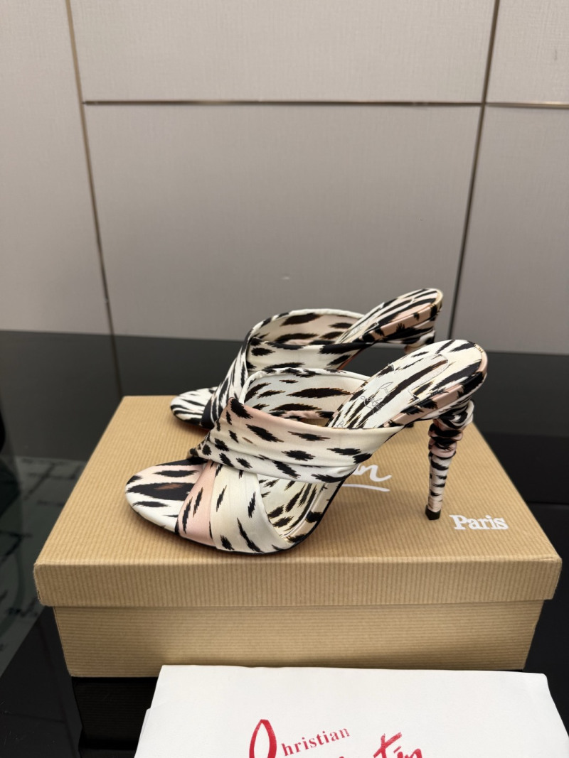 Босоножки Christian Louboutin с принтом