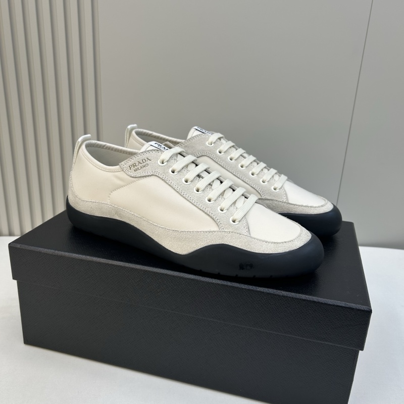 Кроссовки Prada бежевые
