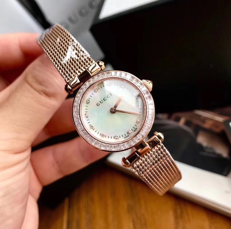 Часы Gucci