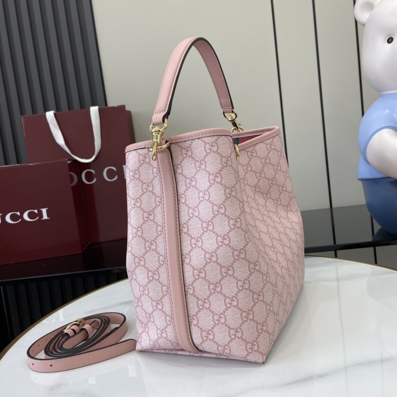 Сумка Gucci с монограммой
