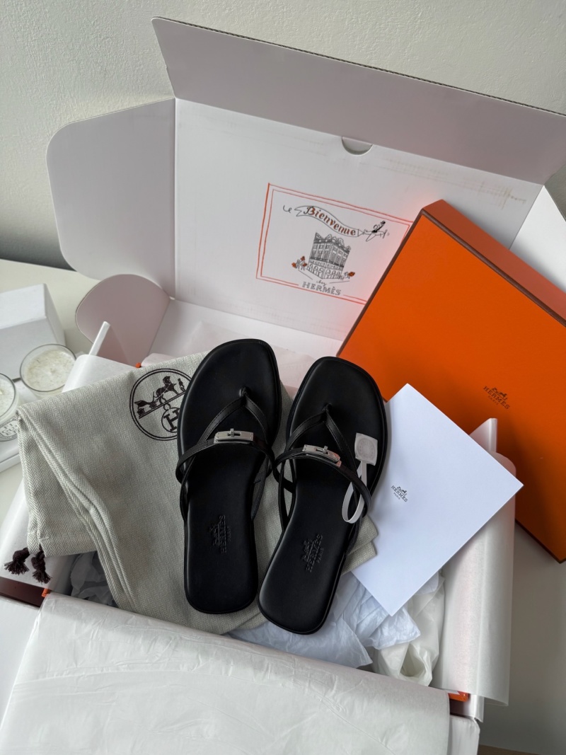 Женские черные кожаные шлепанцы с пряжкой Hermès
