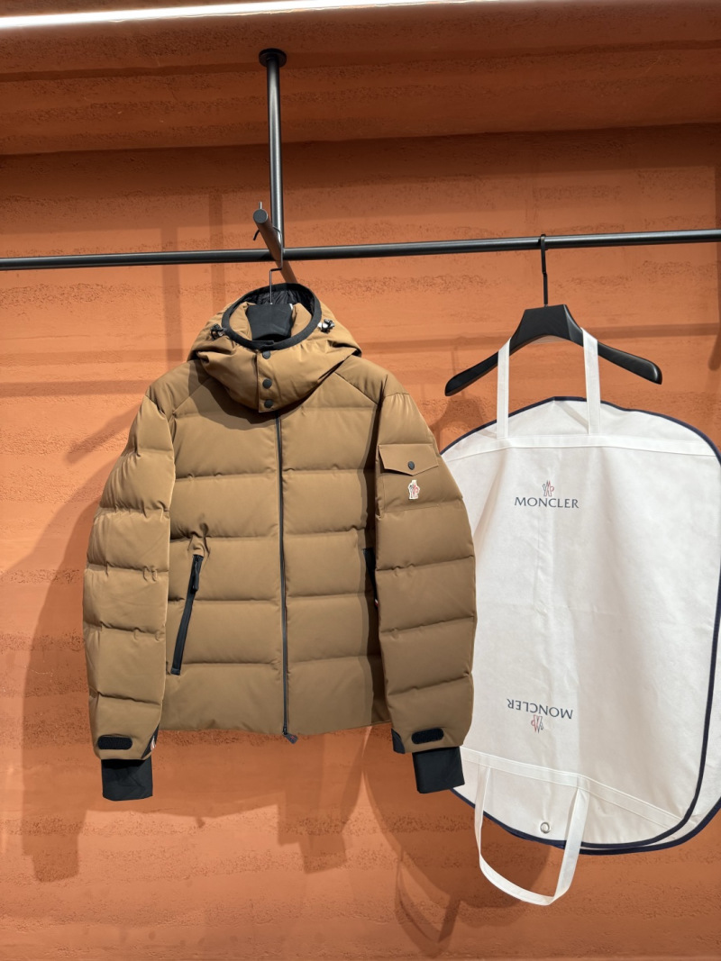 Пуховик Moncler