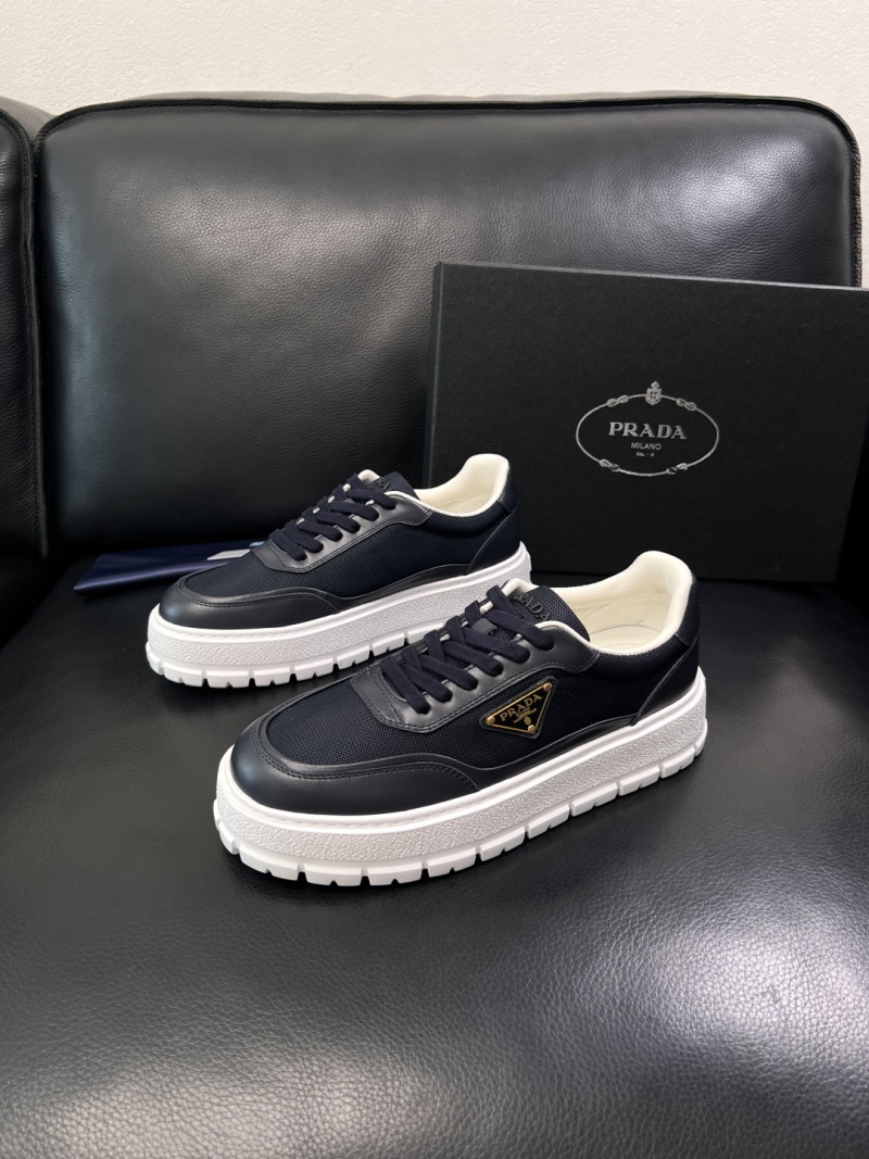 Кроссовки Prada