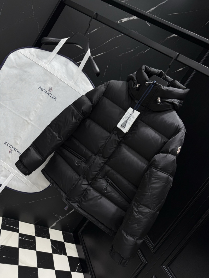 Пуховик Moncler