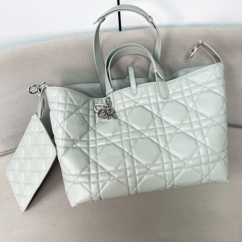 Женская сумка-тоут светло-зеленого цвета, размер 37x27x19 см Dior