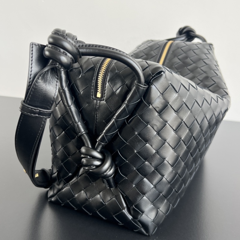 Сумка Bottega Veneta Loop черного цвета