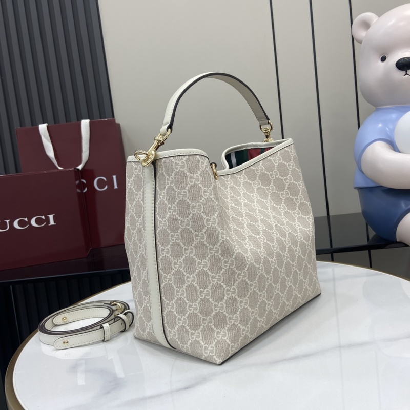 Сумка Gucci с монограммой и ремнем