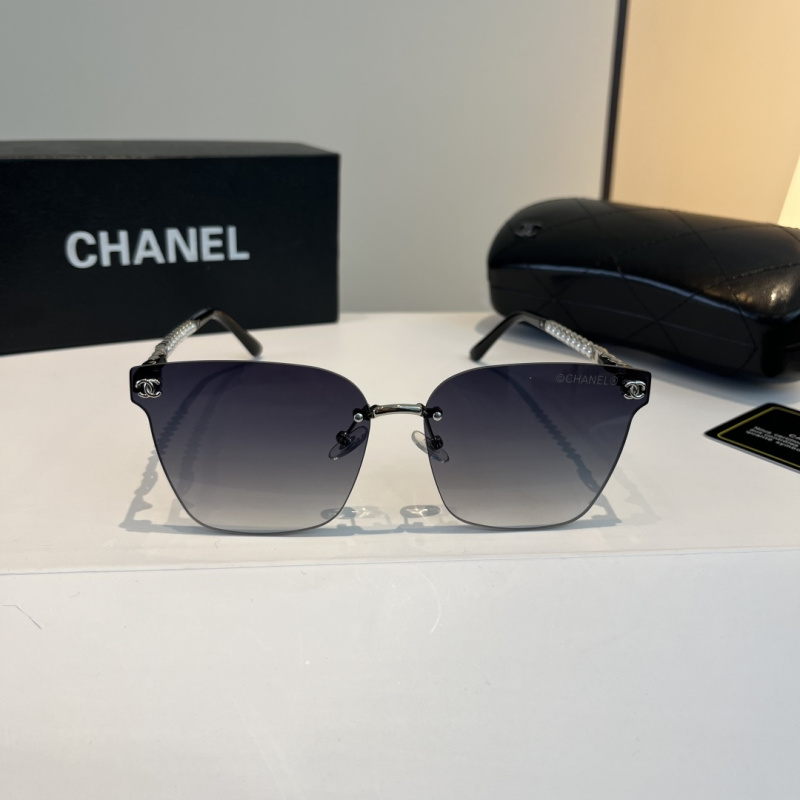 Солнцезащитные очки с жемчужным декором Chanel
