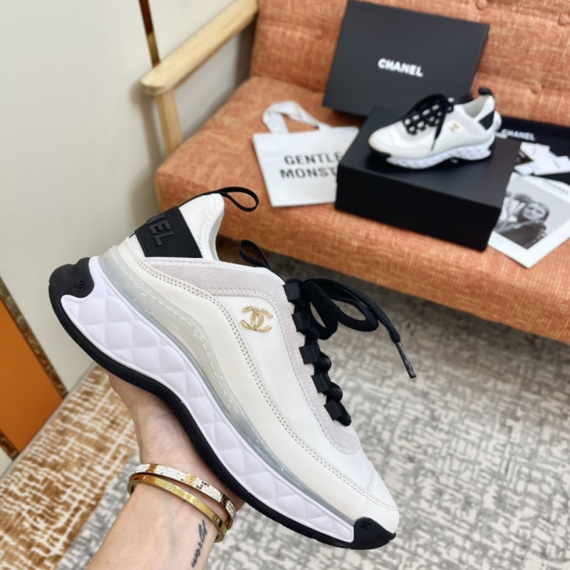 Кроссовки Chanel белых тонов