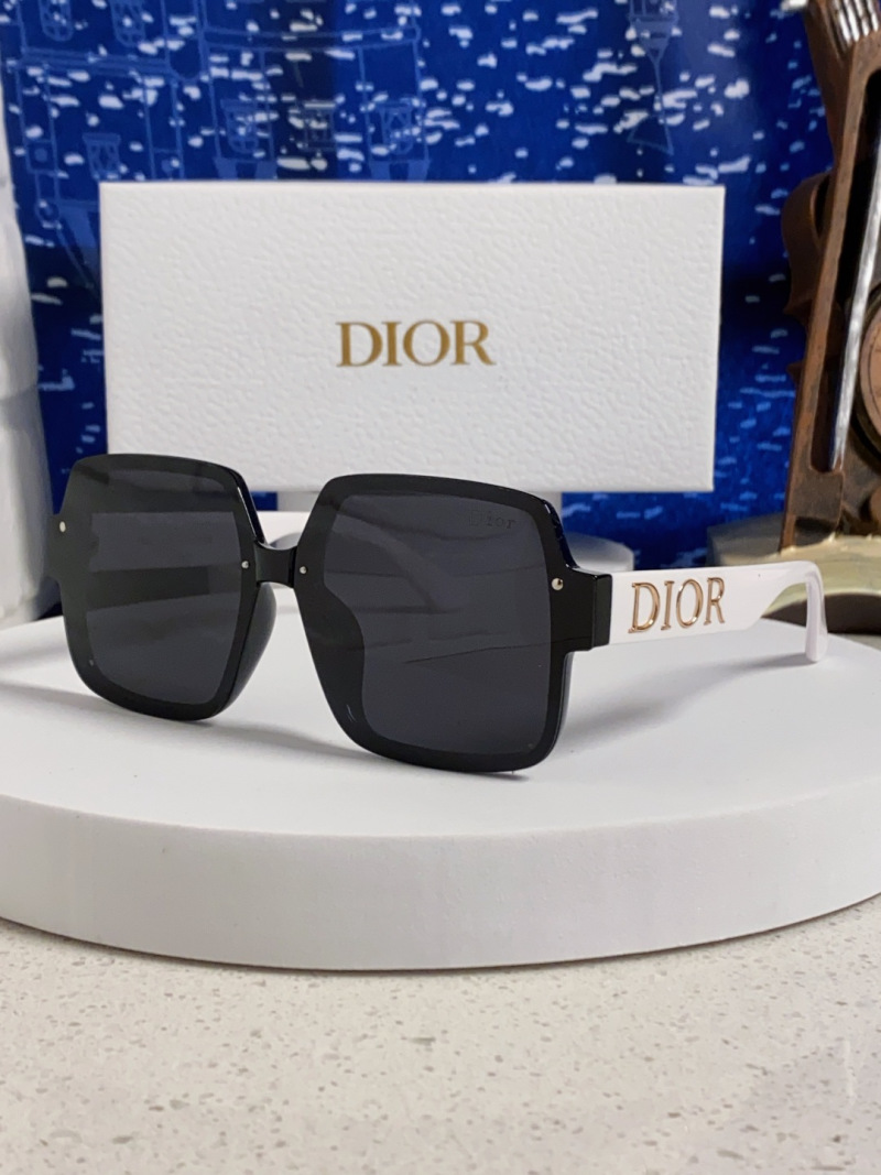 Солнцезащитные очки Dior крупных размеров
