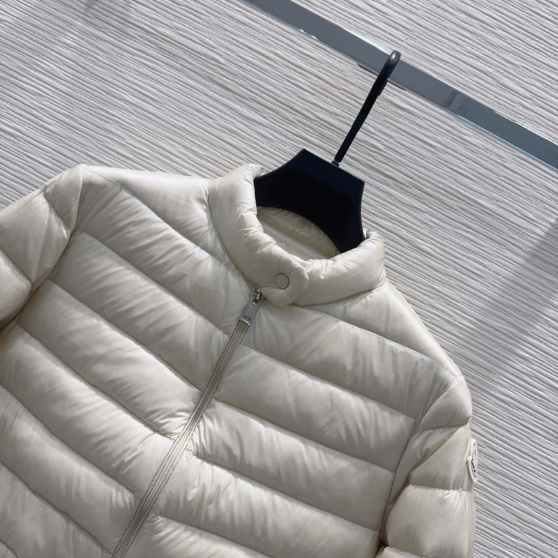 Пуховик Moncler