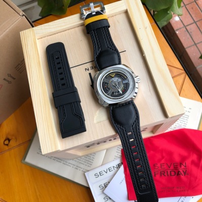 Часы SevenFriday