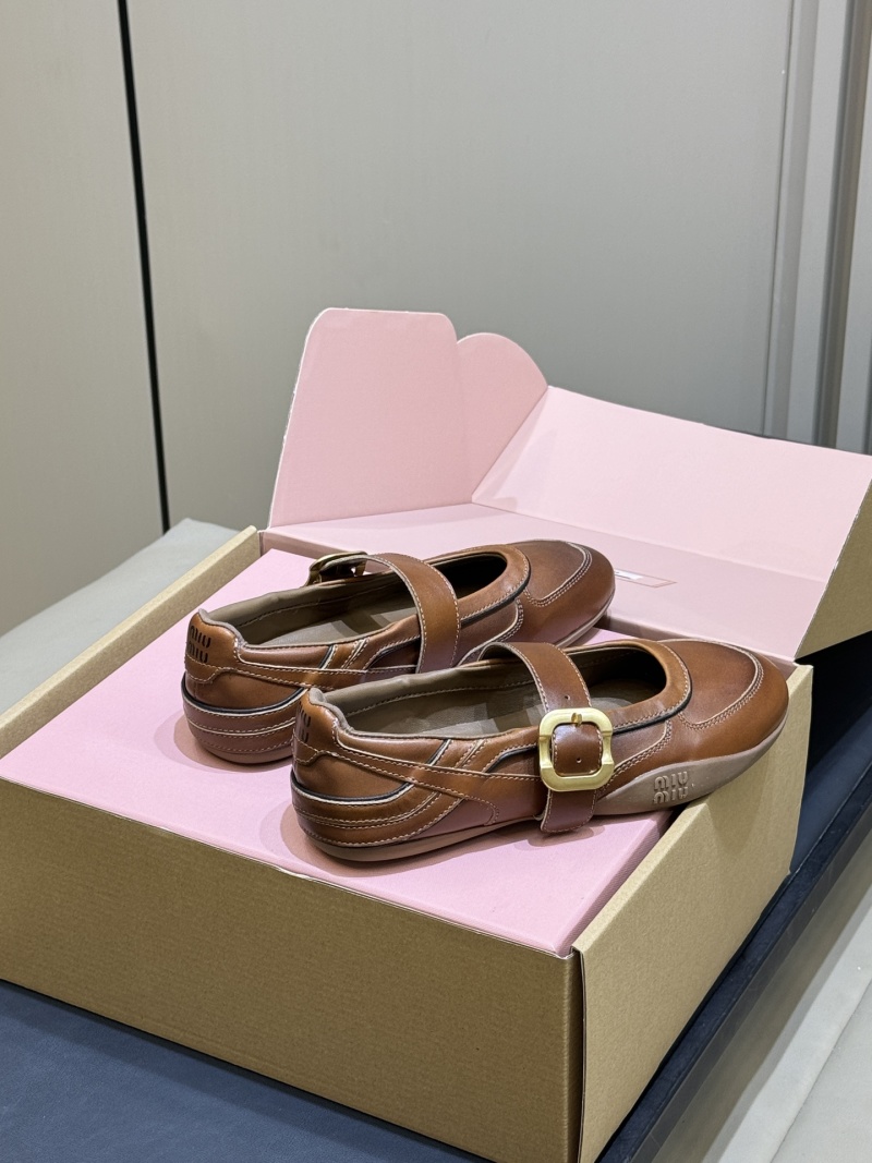Молодежные туфли-балетки Miu Miu