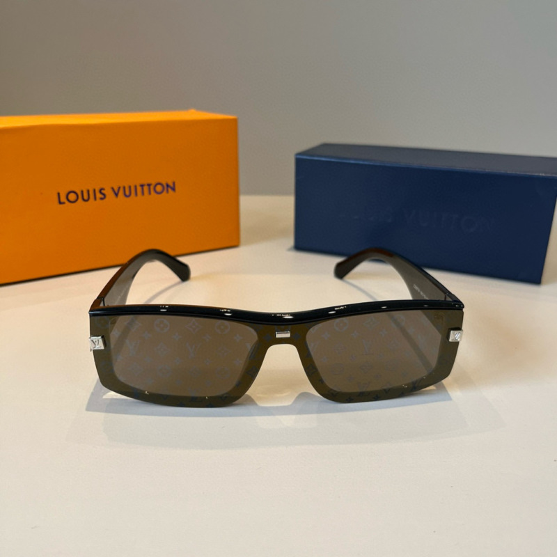 Солнцезащитные очки Louis Vuitton