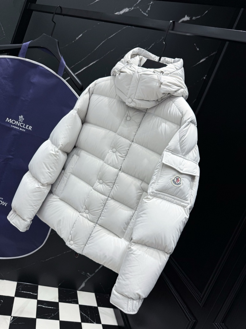 Пуховик Moncler