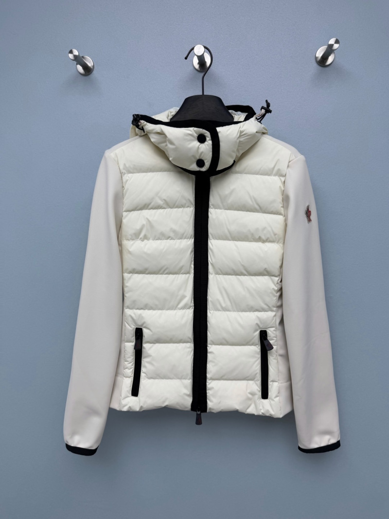 Пуховик Moncler с чёрной молнией