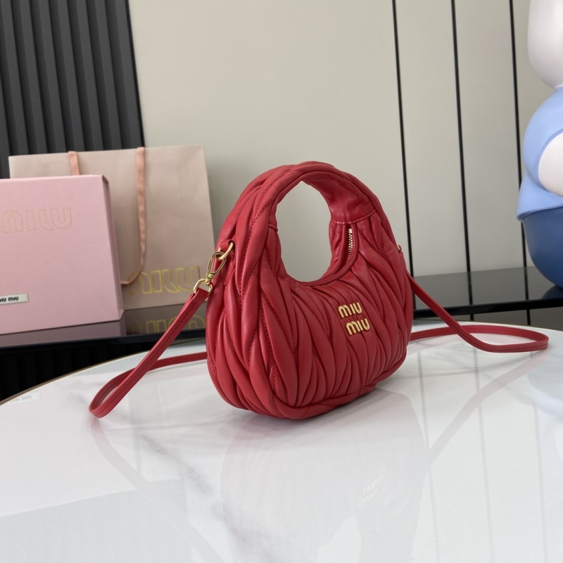 Сумка Miu Miu красная с логотипом