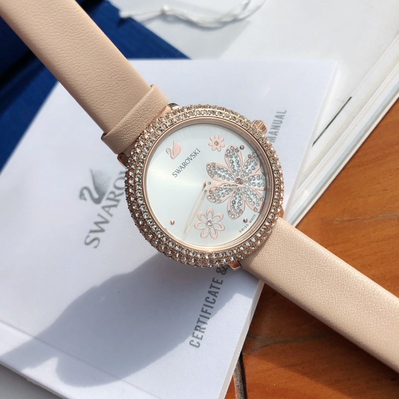 Часы Swarovski