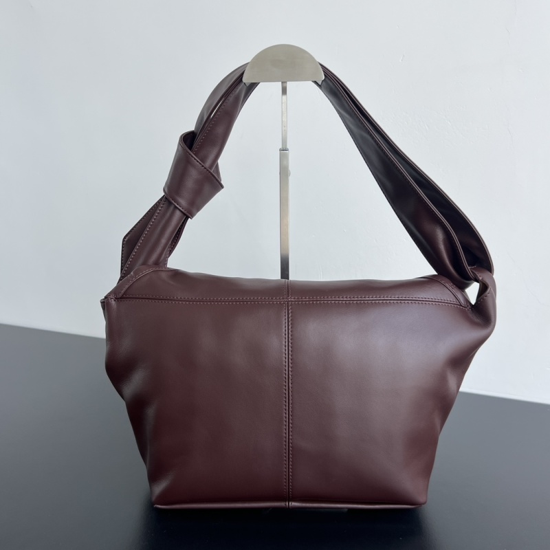 Сумка Bottega Veneta Sawyer из гладкой кожи