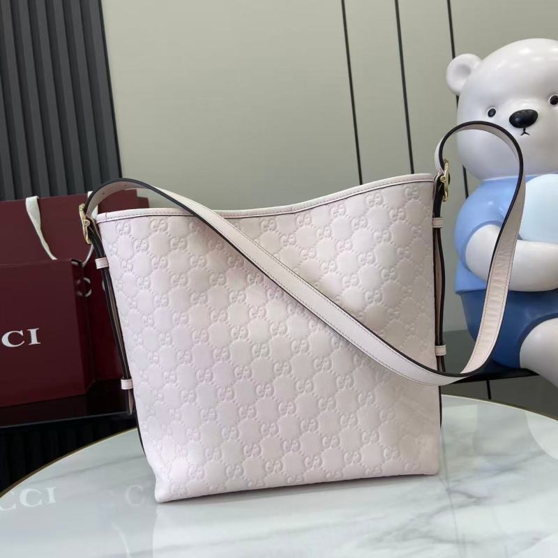 Сумка Gucci с монограммой