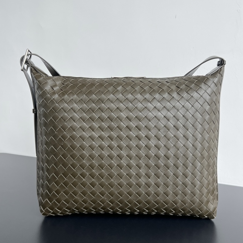 Сумка Bottega Veneta Traveller из плетеной кожи