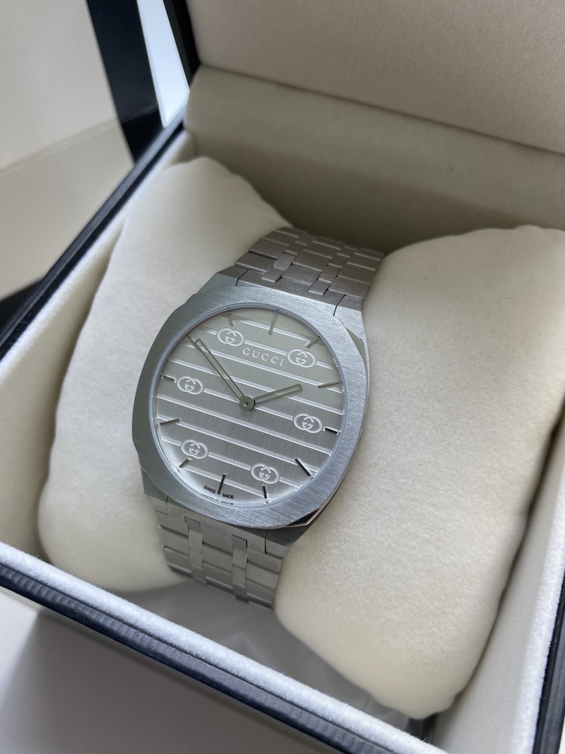 Часы Gucci