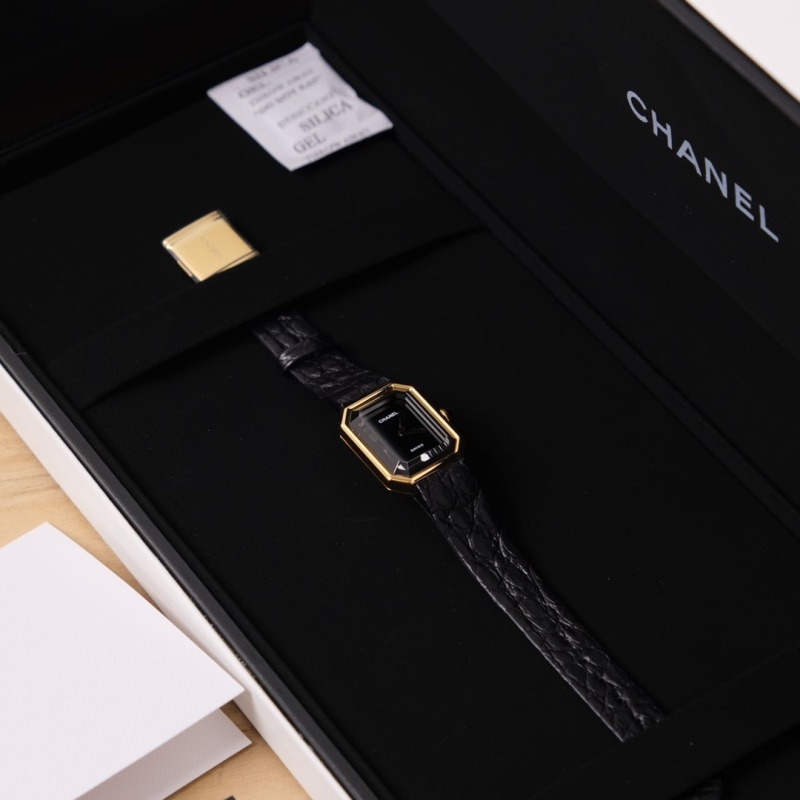 Часы Chanel