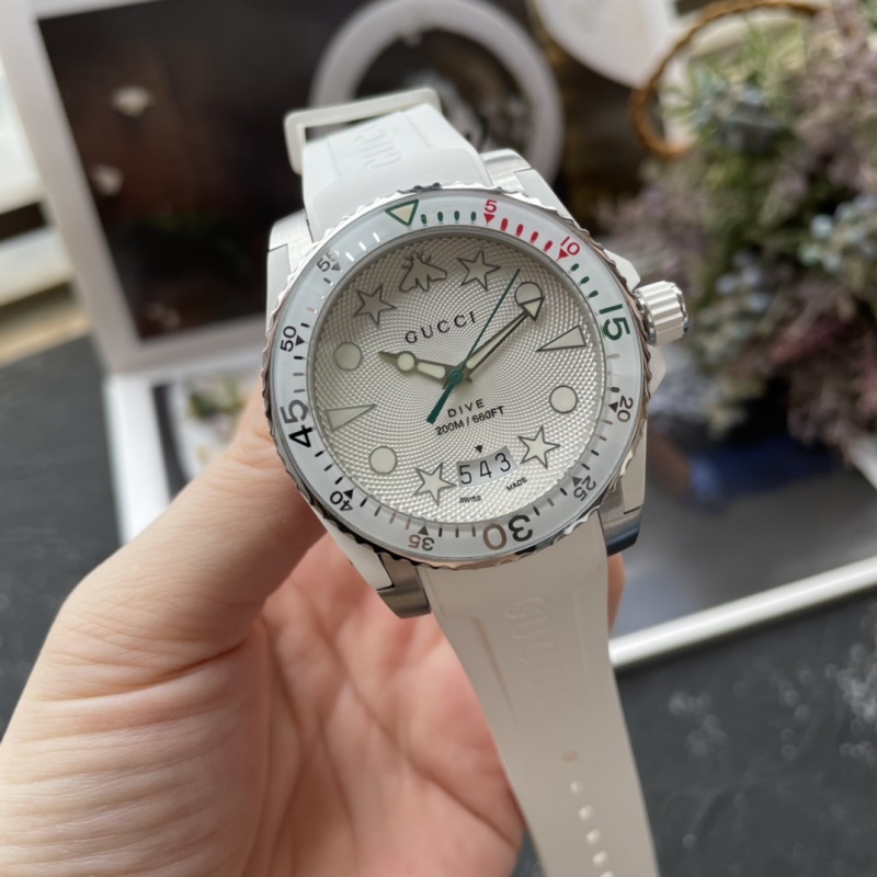 Часы Gucci
